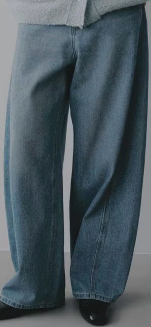 コクーンデニムパンツ