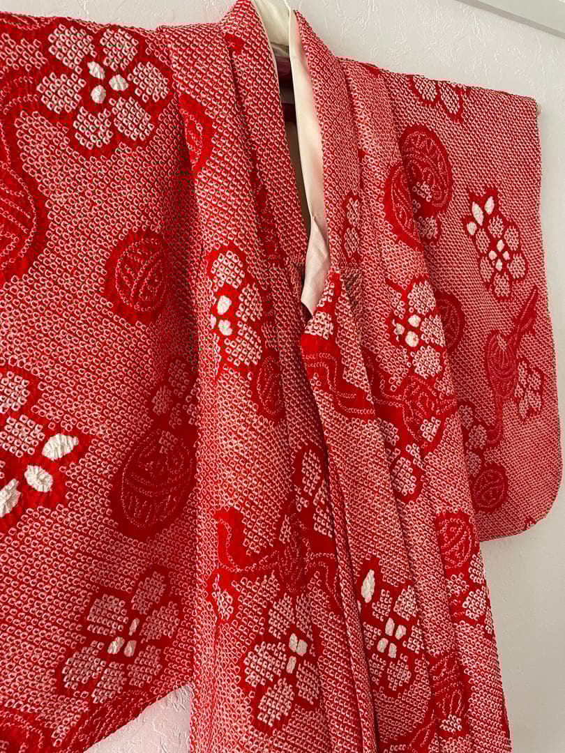 美品　七五三　3歳　正絹総絞りのお着物セット　正絹白地のちりめん被布　手毬