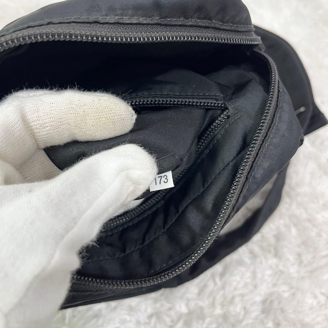 PRADA ブラック ボディバッグ ウエストポーチ