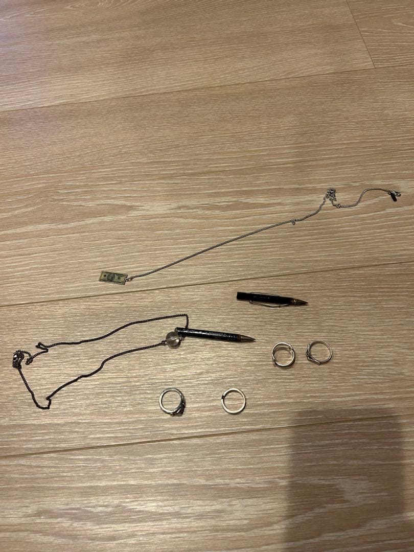 N.HOOLYWOOD、ミハラヤスヒロ 、ネックレス、黒いペン、リング