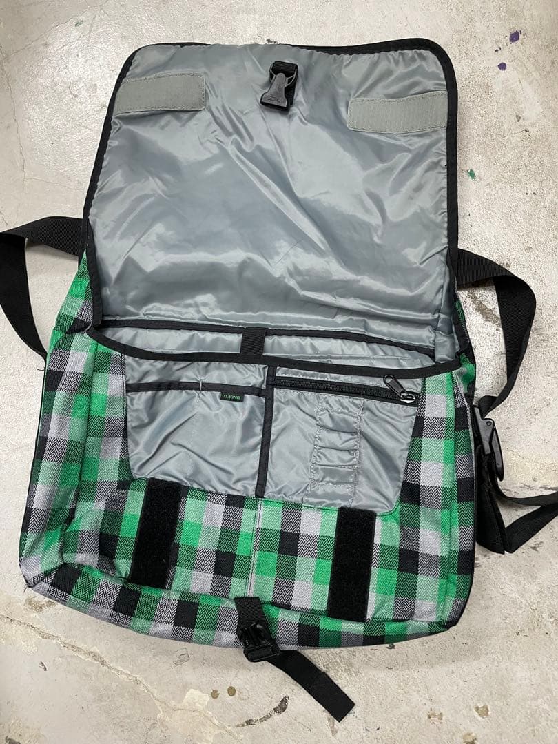 90s DAKINE ダカイン　メッセンジャーバック　チェック　y2k 緑　黒