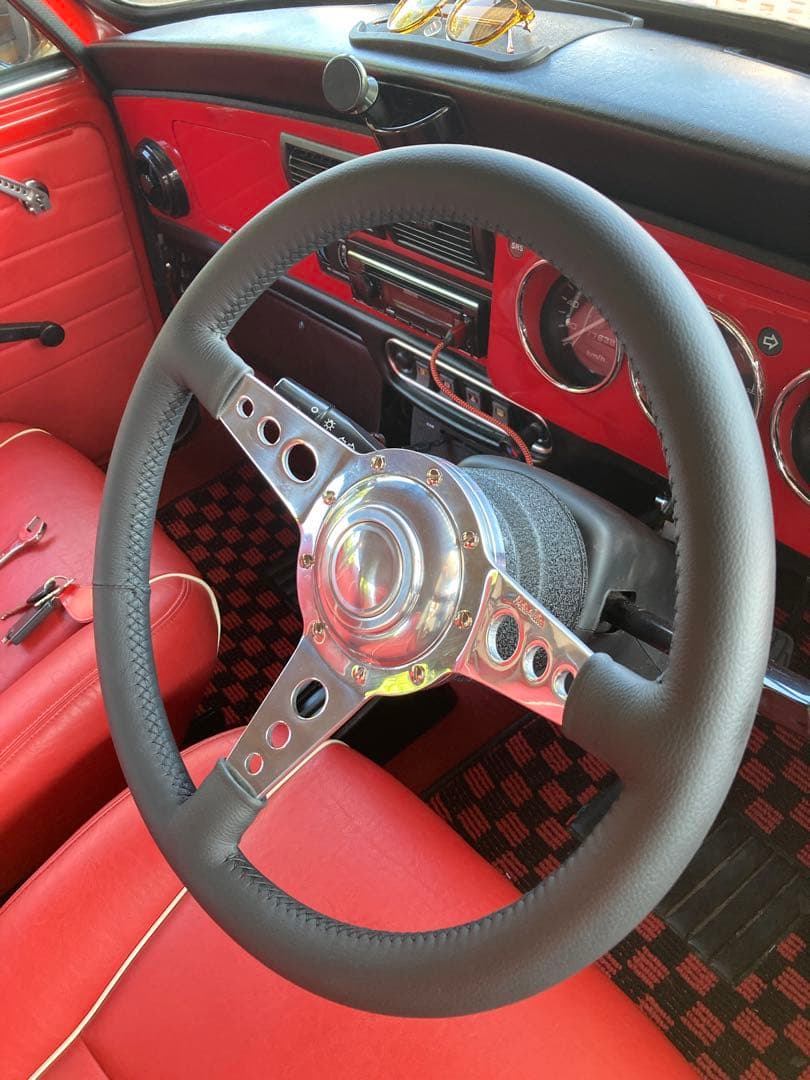 q*y様 ローバーMINI 97年式〜　モトリタ、ステアリングボス、ATエクステ