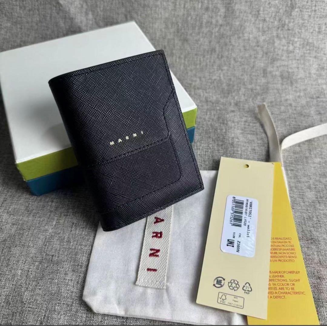 MARNI ブラック 二つ折り財布