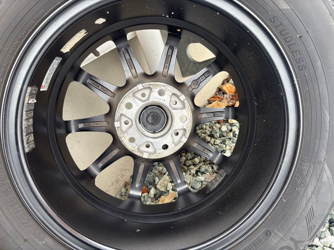 e*r様 195/65R15スタッドレス&15インチアルミホイール4本セット