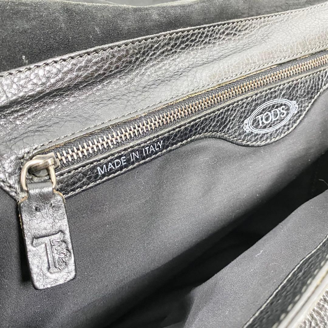 TOD’S トッズ　ショルダー　メッセンジャー　バッグ　A4 シボ革　ブラック