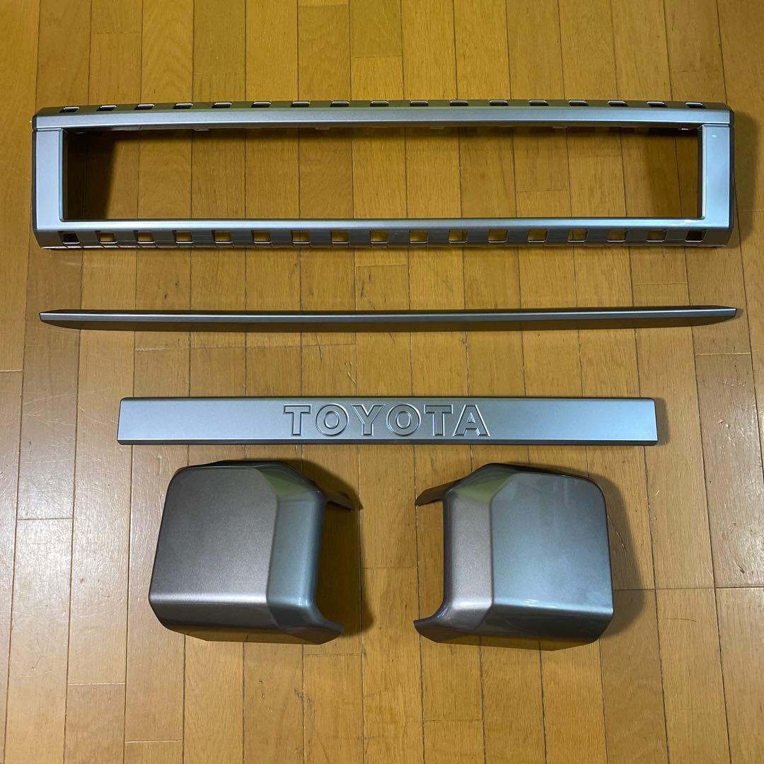 TOYOTA 純正ランドクルーザー250VX モデル　新車外しパーツ4点セット