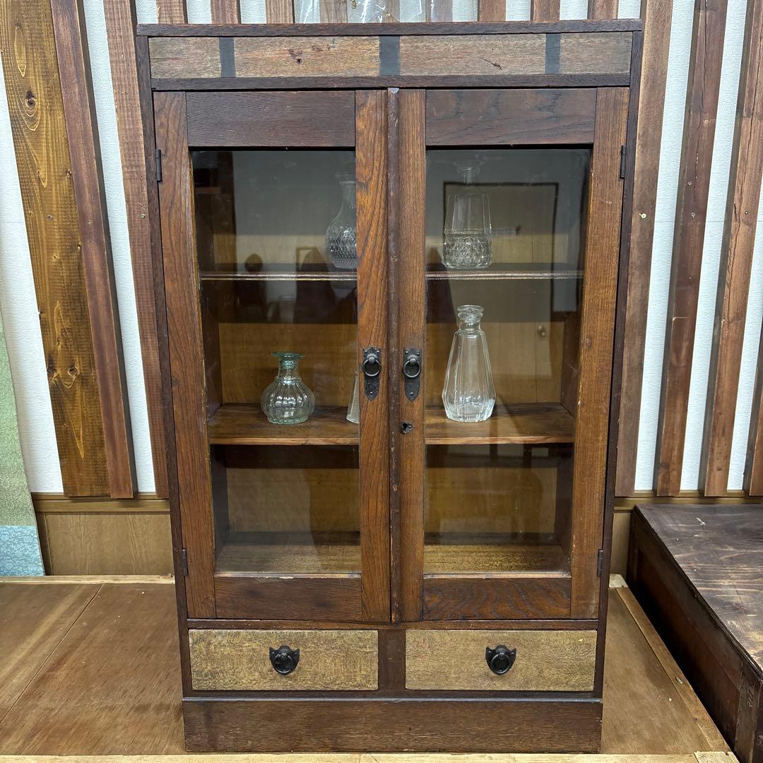 古い木製 ガラス扉キャビネット 古家具 飾り棚 収納棚 【送料込み】