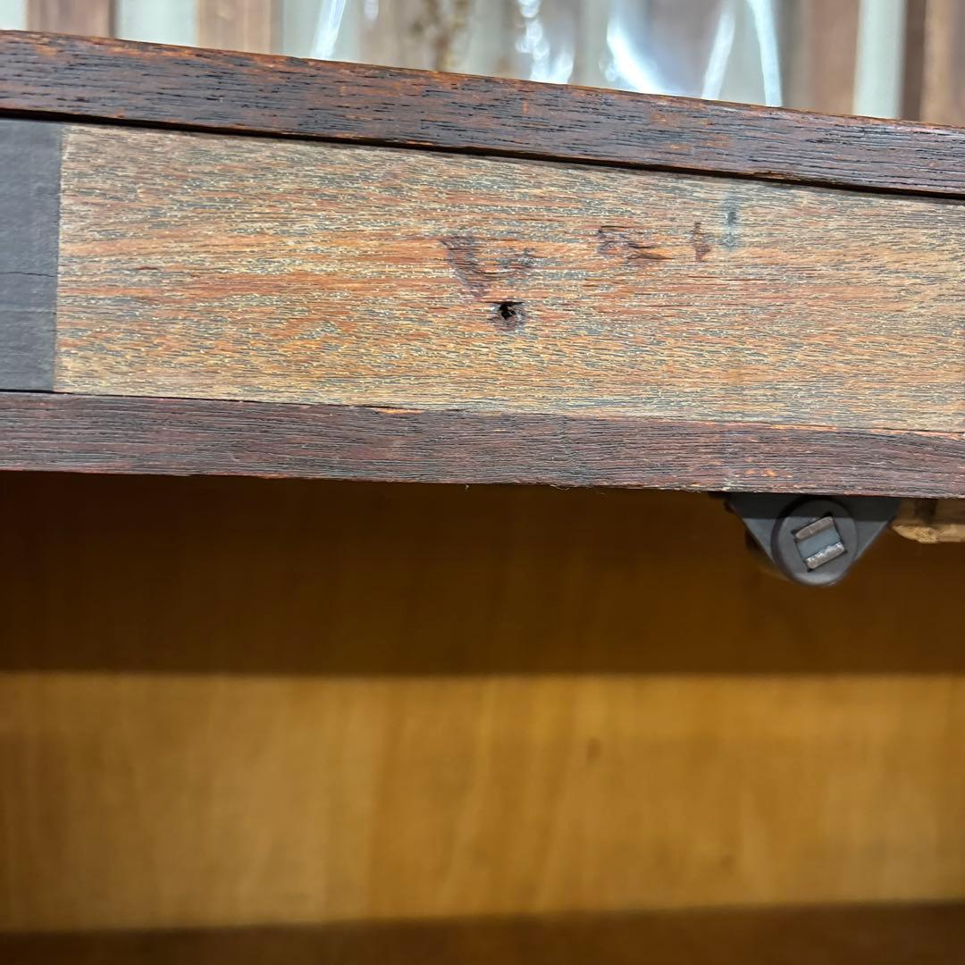 古い木製 ガラス扉キャビネット 古家具 飾り棚 収納棚 【送料込み】