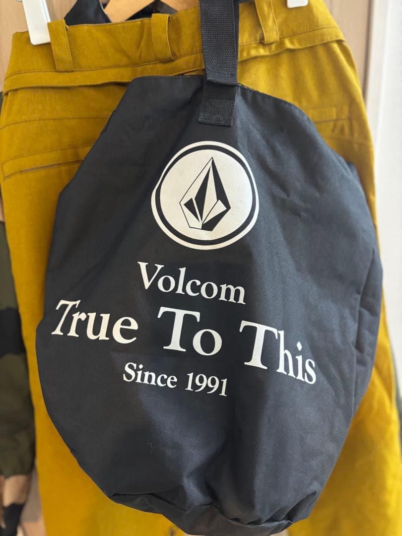 Volcom メンズスノーボードウェア カモフラージュ