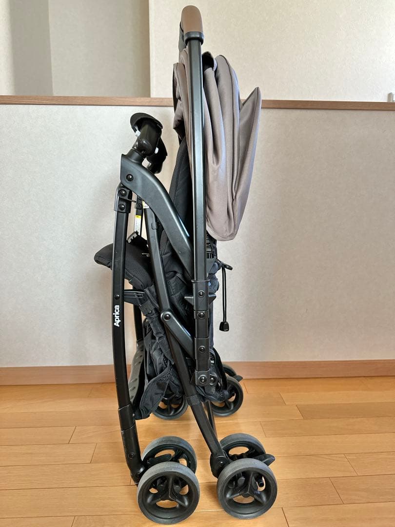 【極美品】Aprica カルーンエアーメッシュAC ベージュ 両対面式 軽量