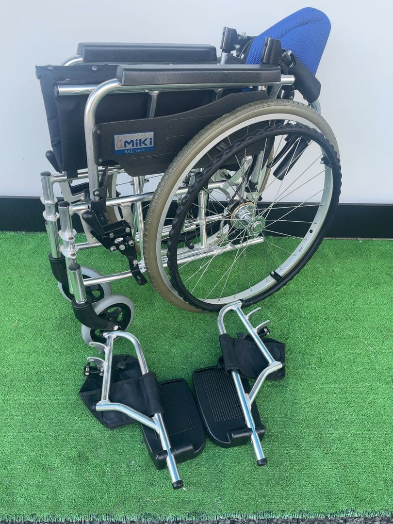 BAL-3バルシリーズ 自走型車椅子多機能 ノーパンクタイヤ