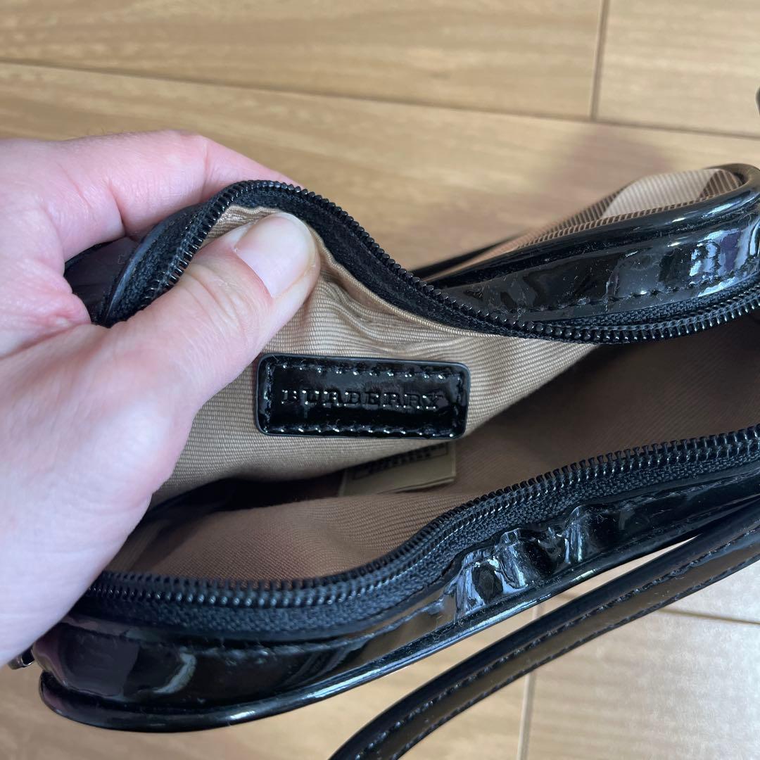 BURBERRY ハート型ショルダーバッグ　キッズ　エナメル　レア♪バーバリー