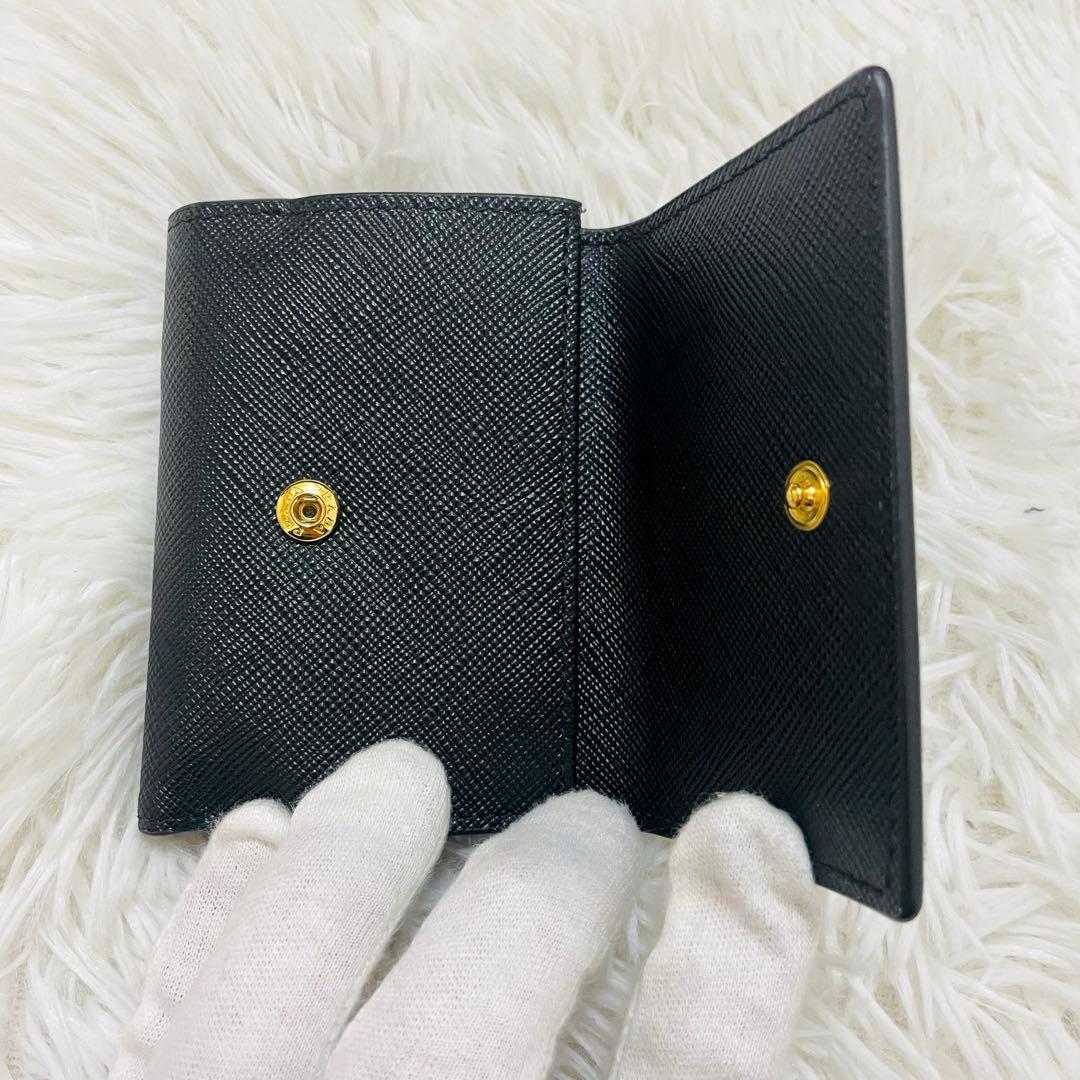 極美✨ 付属完備✨PRADA 三つ折り財布 サフィアーノ 三角ロゴ レザー 黒