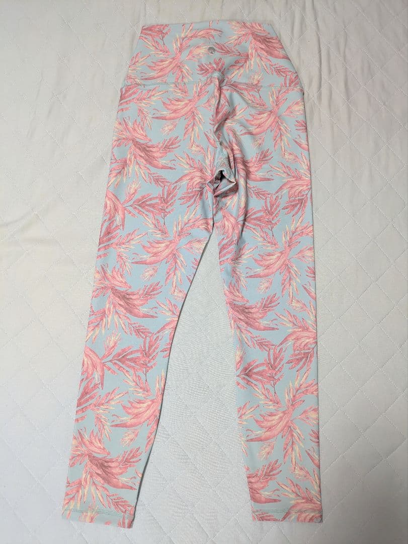新品タグ付【SUKALA】水色×リーフピンクレギンス(М)