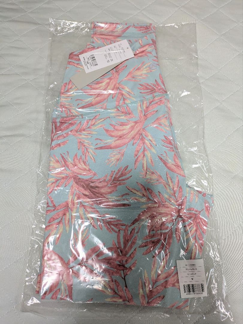 新品タグ付【SUKALA】水色×リーフピンクレギンス(М)