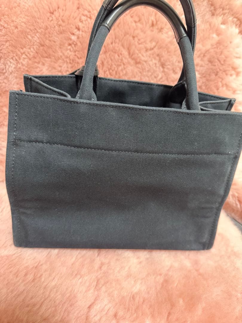 VERSACE スタッズ付き黒トートバッグ