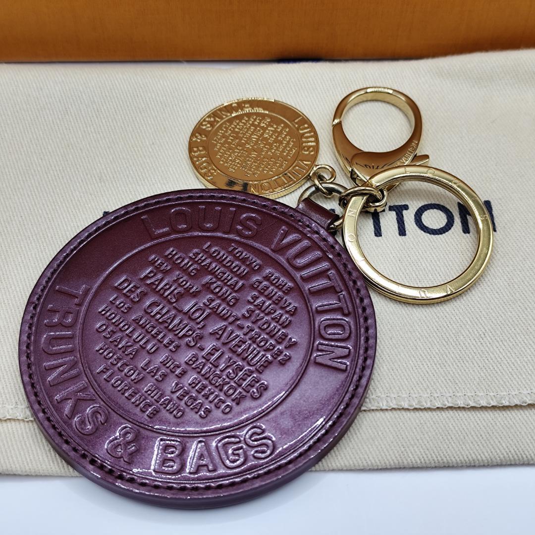 鑑定済・極美品ルイヴィトン ヴェルニ ポルトクレロン キーホルダーバックチャーム