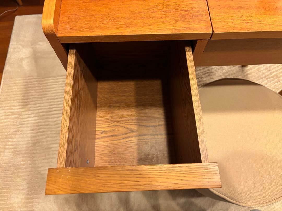 unico ドレッサー、椅子