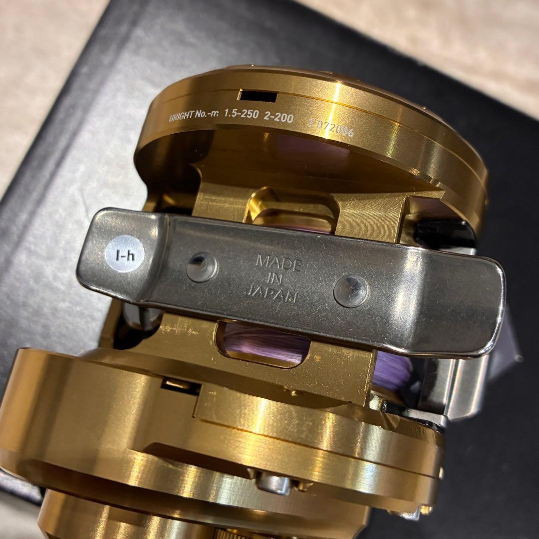 美品 海釣り 2回使用 Daiwa ダイワ バサラ150 21年 右ハンドル