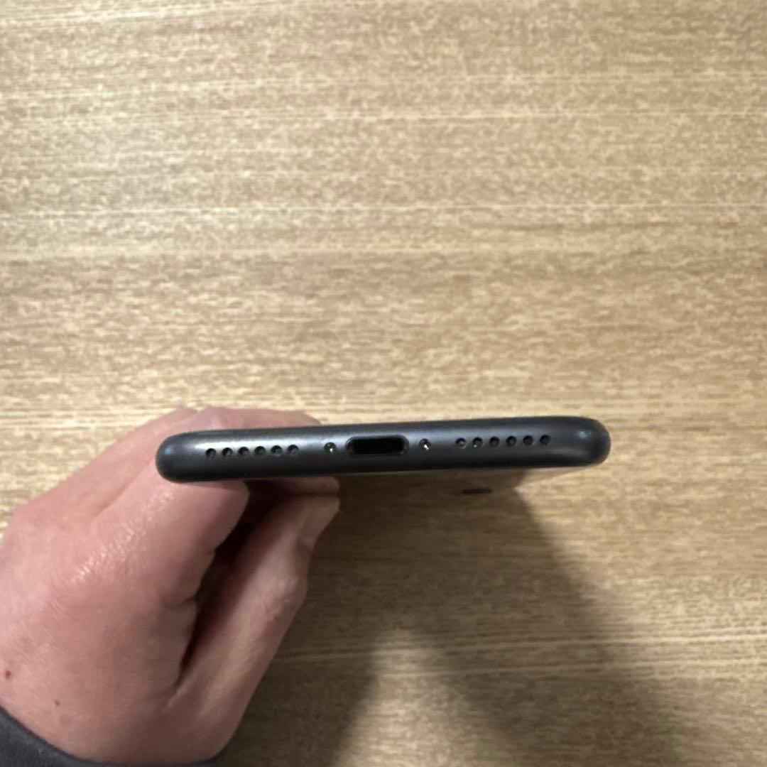 iPhone 8 64GB ブラック SIMフリー バッテリー81％ 本体のみ