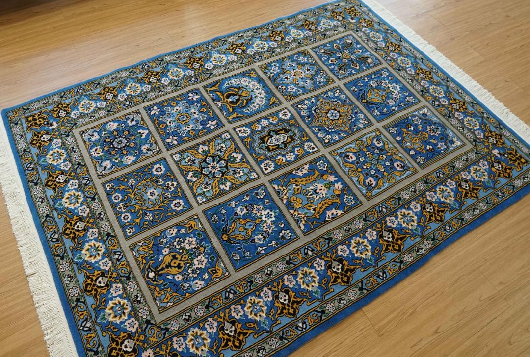 手織り ペルシャ絨毯 ナイン産 194×140cm