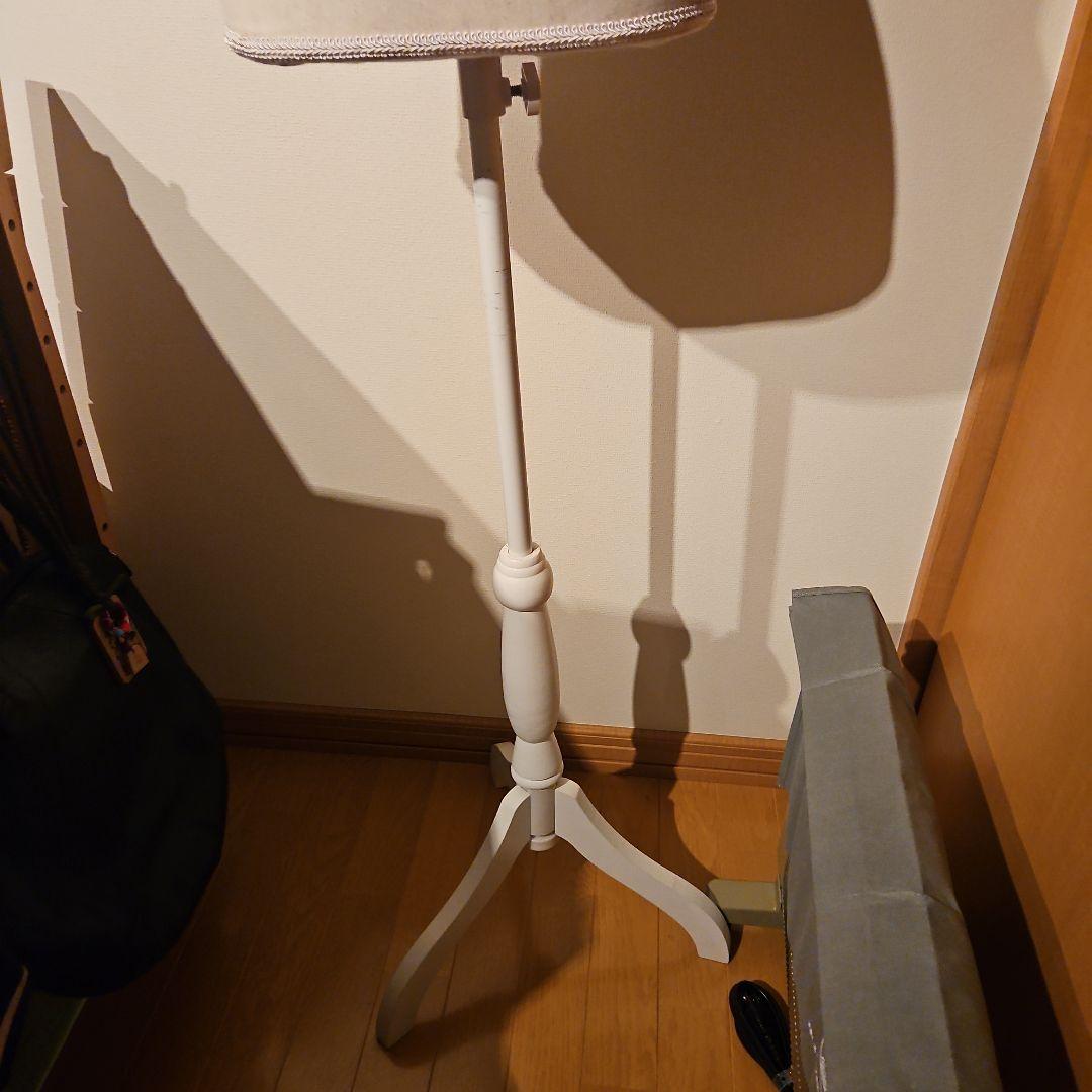 ホワイトファブリックマネキン トリポッドスタンド