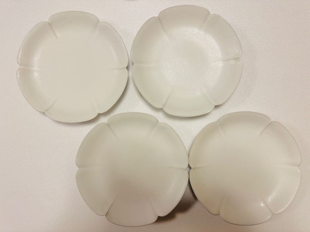 新品 黒木泰等 輪花皿4枚セット中サイズ 白色ホワイト プレート