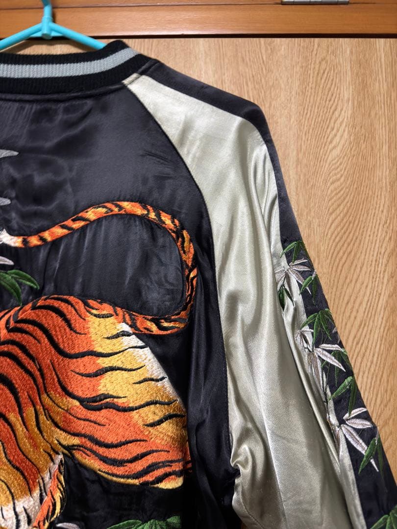 入手困難　サトリ スカジャン リバーシブル 虎 龍 和柄 刺繍 XL 黒 赤