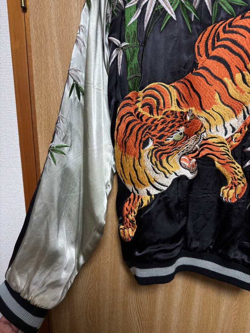 入手困難　サトリ スカジャン リバーシブル 虎 龍 和柄 刺繍 XL 黒 赤