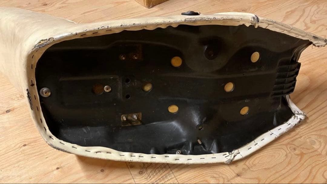 即日発送可　cb250t ホーク用 三段シート