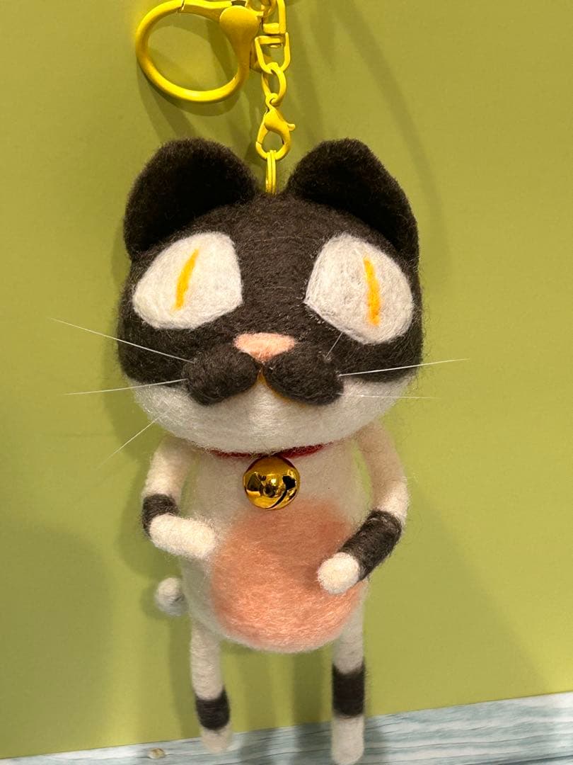 羊毛フェルトで作った可愛い猫のキーホルダー