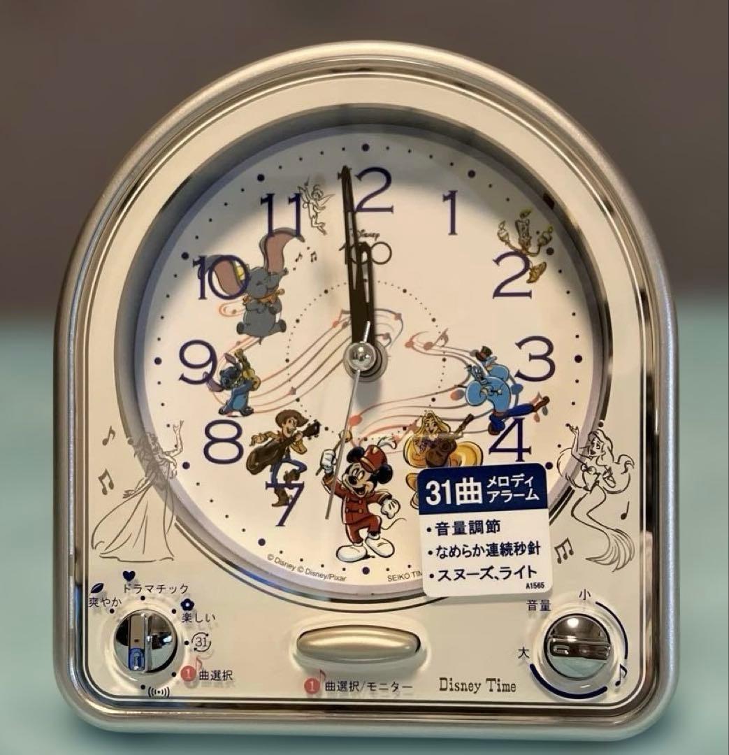 【新品未使用】セイコークロック　置時計 ミッキー&フレンズ 銀色メタリック