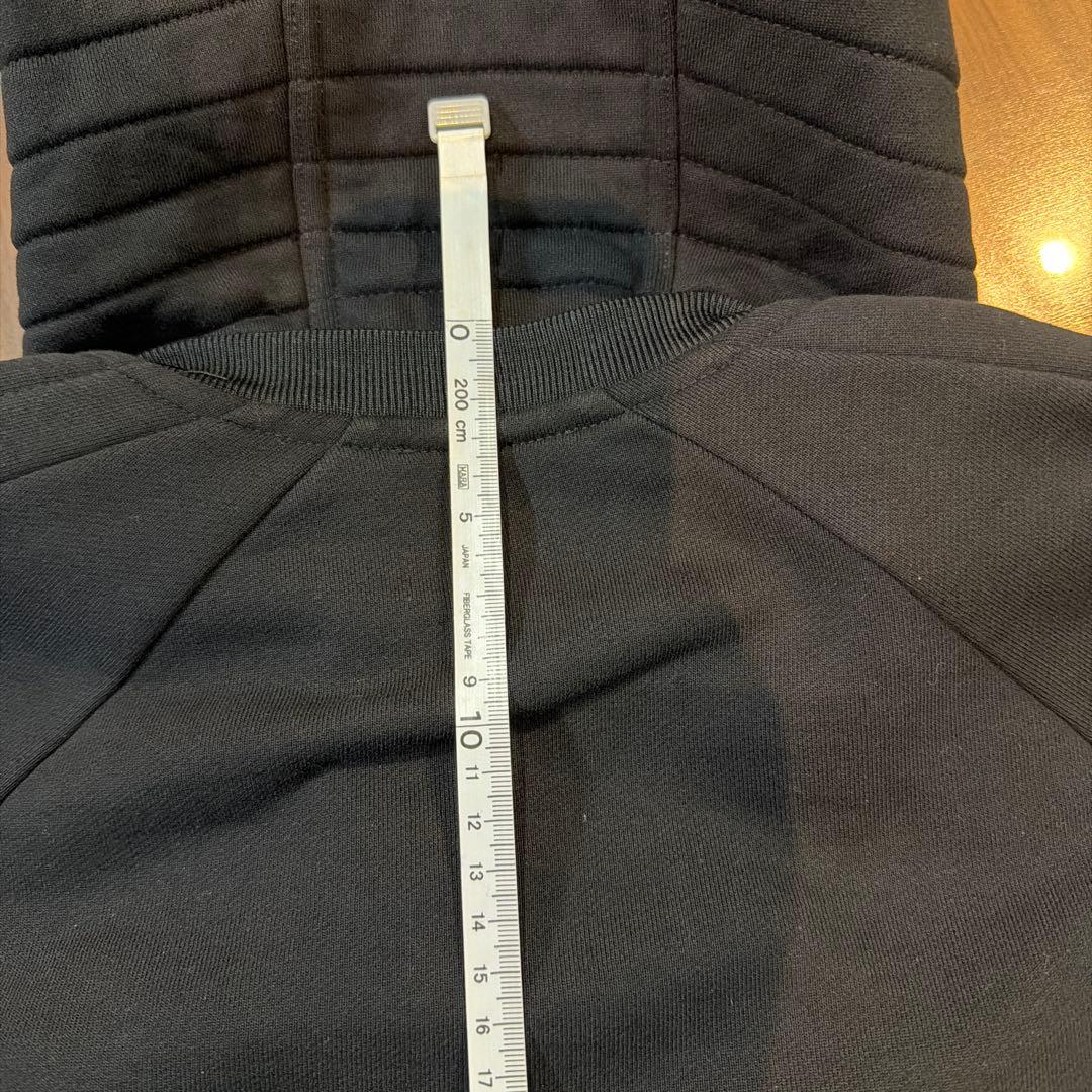 MONCLER ブラックパーカー フード付き