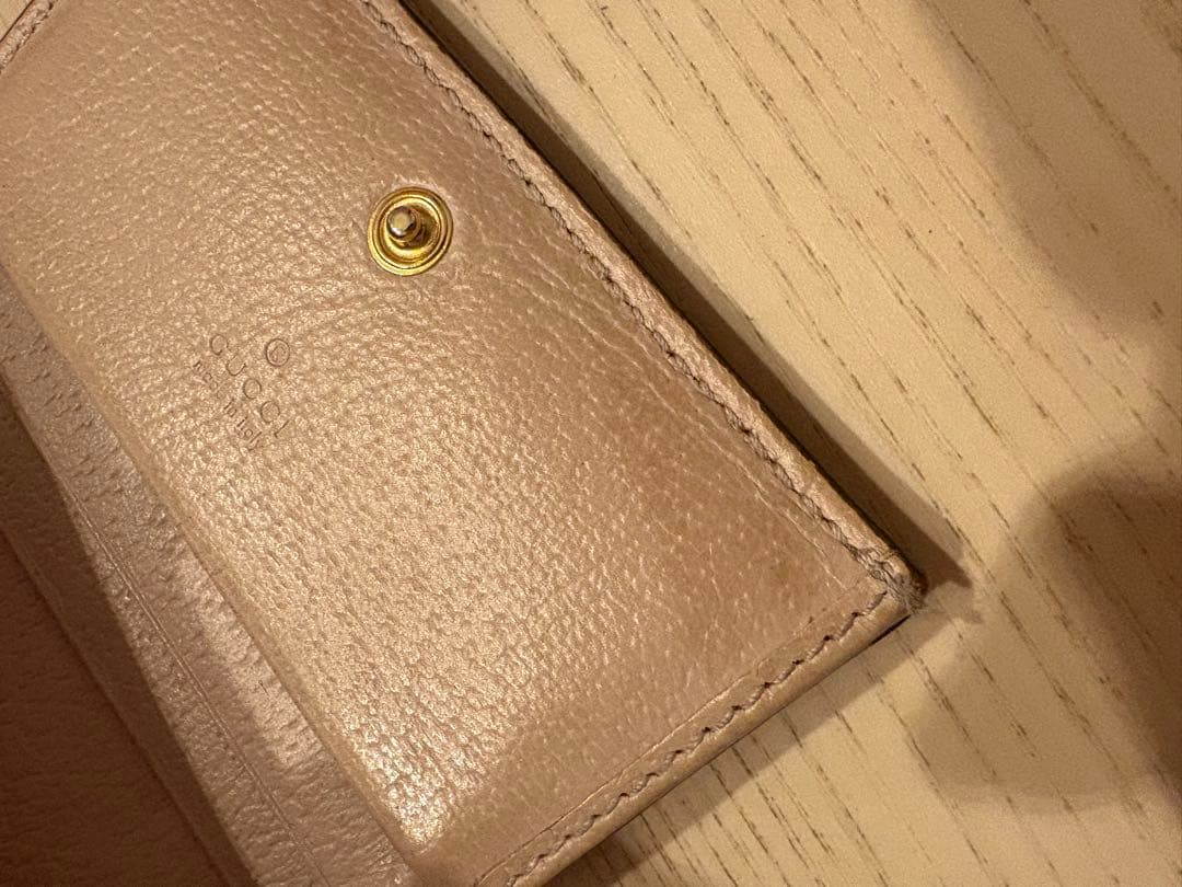 Gucci GGパターン 二つ折り財布 ピンク