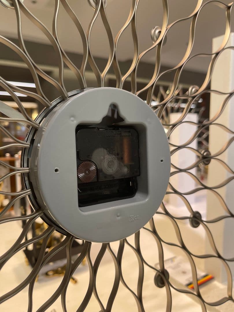 壁掛け時計 掛け時計 輸入時計 シルバー おしゃれ 輸入インテリア ドイツ