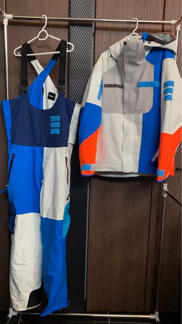 オンヨネ　スキーウエア　即購入可！早い者勝ち