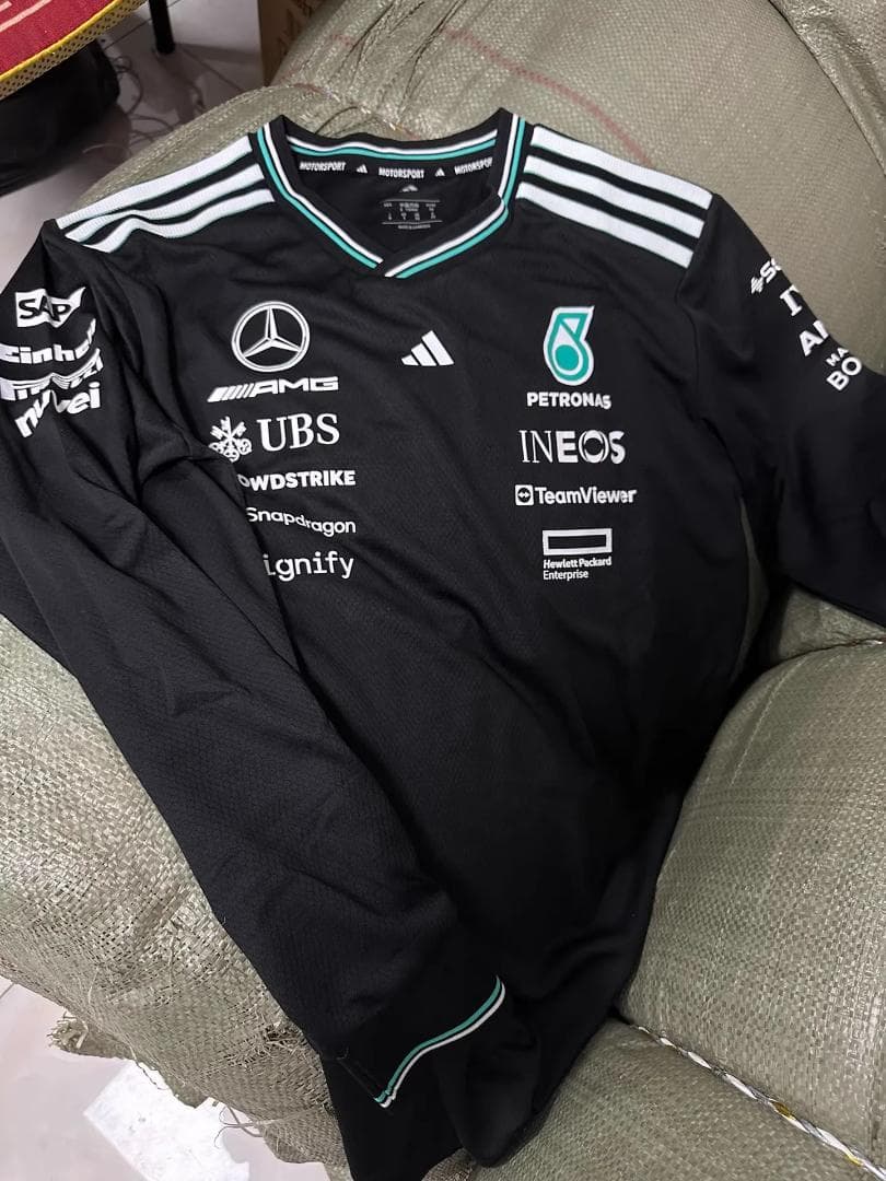 Mercedes-AMG F1 チーム ロングスリーブ T シャツ