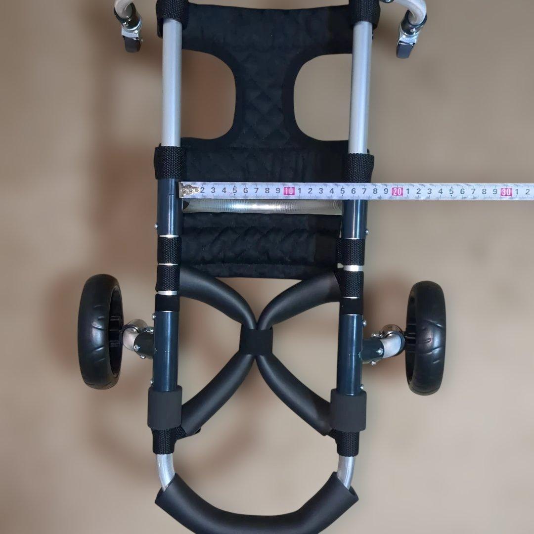 ワンちゃん4輪　リハビリ　食事補助　犬用車椅子　介護　犬の歩行器