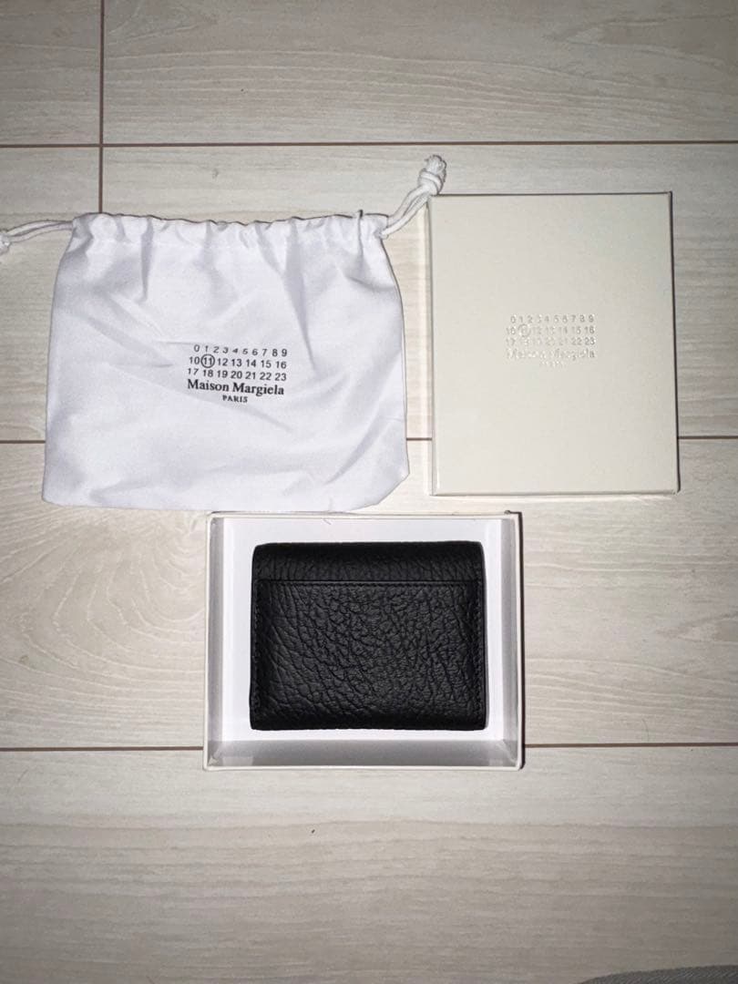 マルジェラ ブラック三つ折り財布