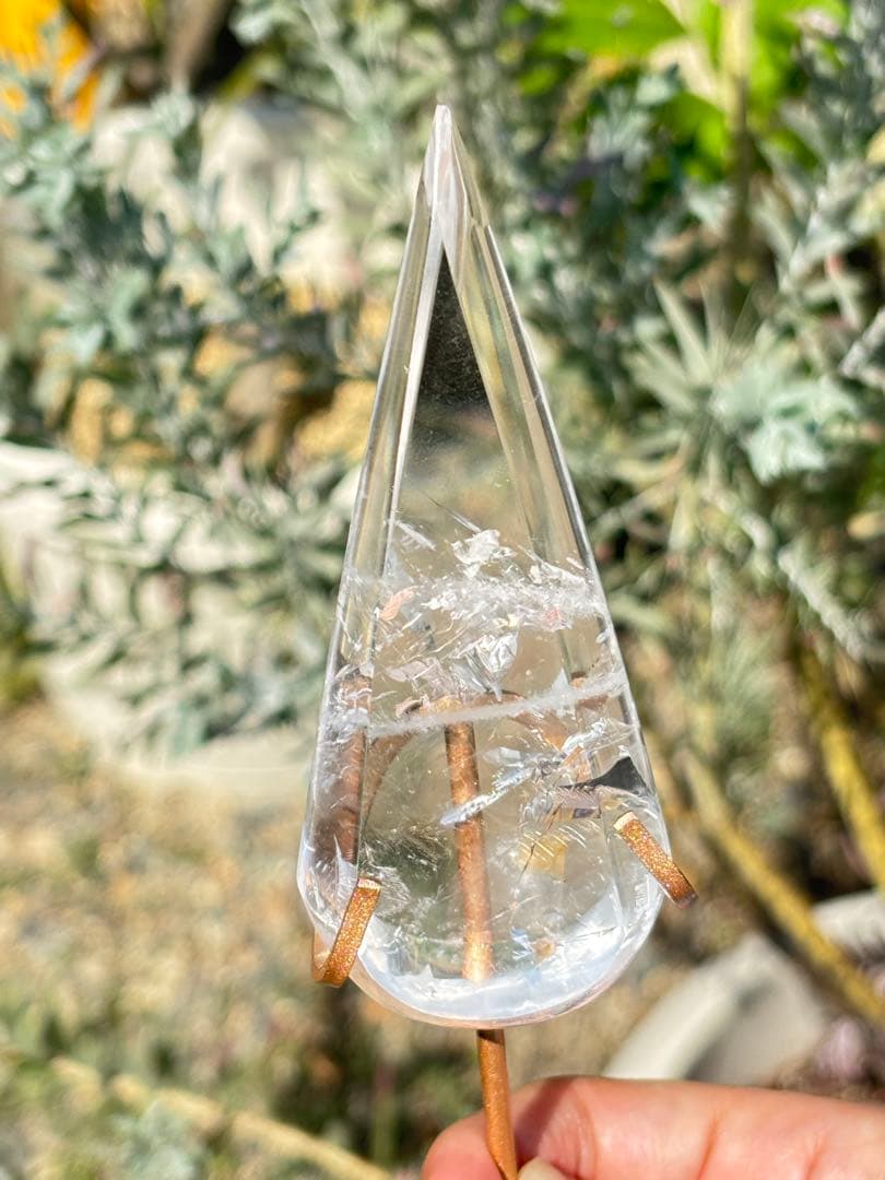 水晶　ゴールデンヒーラー　共生　ブラジル　虹　スタンド付き