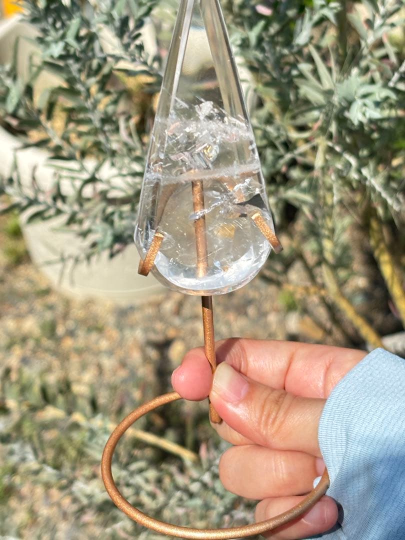 水晶　ゴールデンヒーラー　共生　ブラジル　虹　スタンド付き