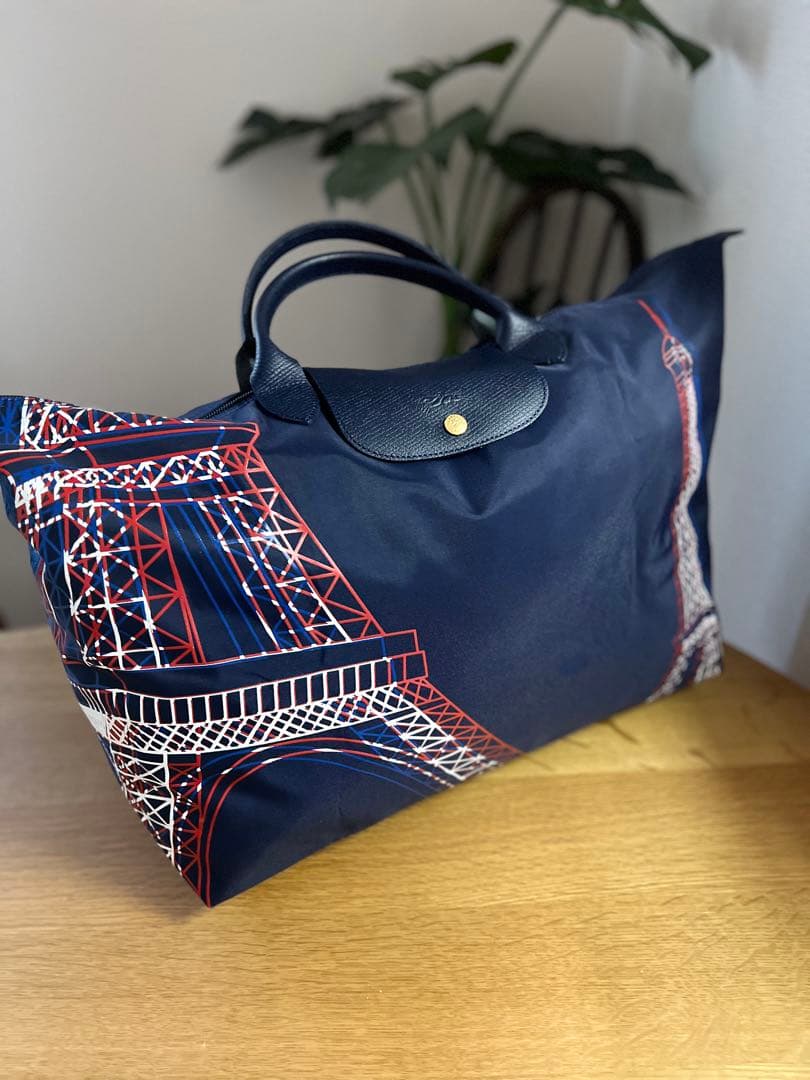 ロンシャン LONGCHAMP エッフェル塔
