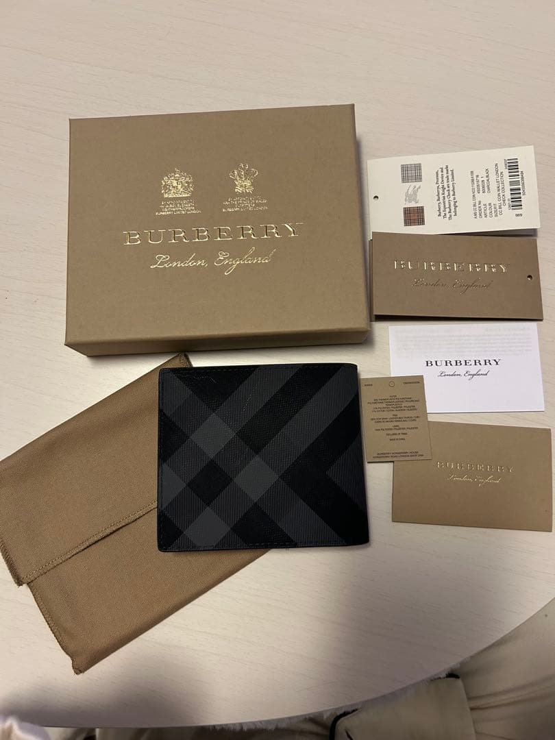 早い者勝ち‼️最終値下げ BURBERRY 二つ折り財布 ブラック/グレー