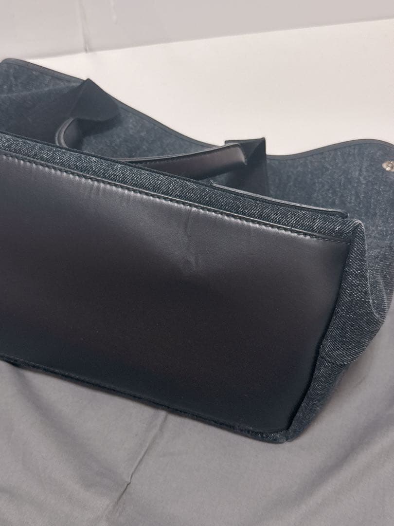 BALENCIAGA ブラック トートバッグ ポーチ付き　ユニセックス