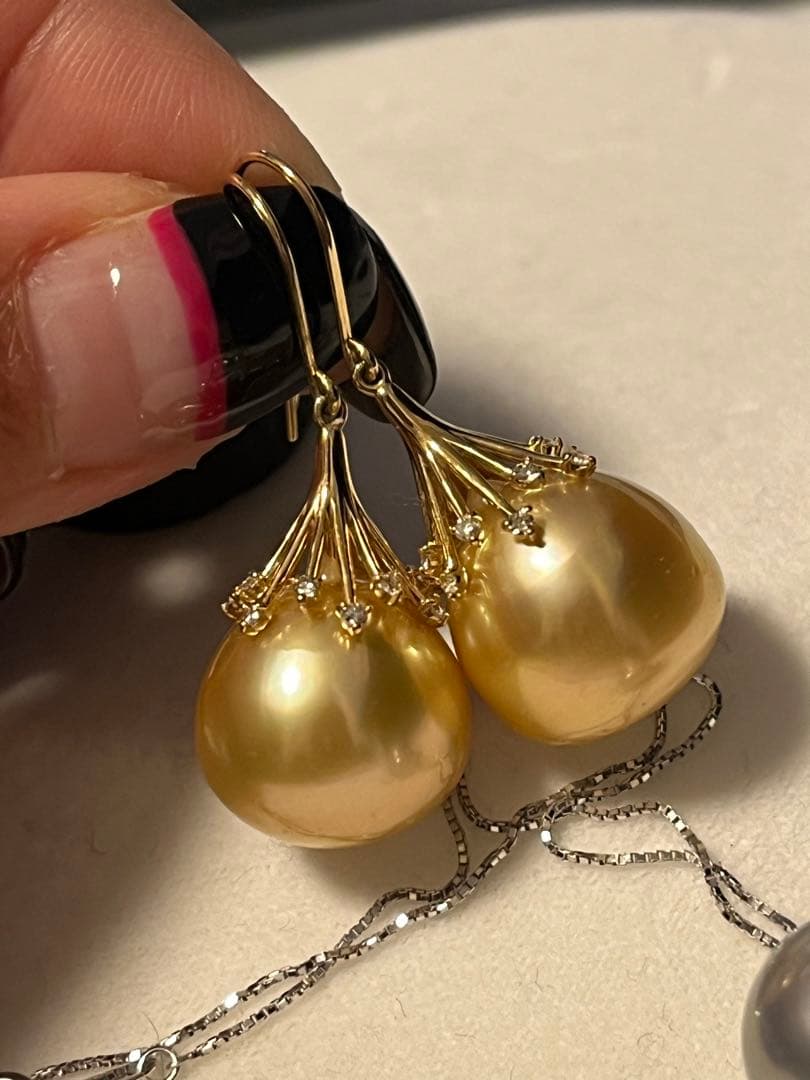 美品！白蝶ゴールデンパールピアスダイヤモンドk18真珠科学研究所ムーンレインボー