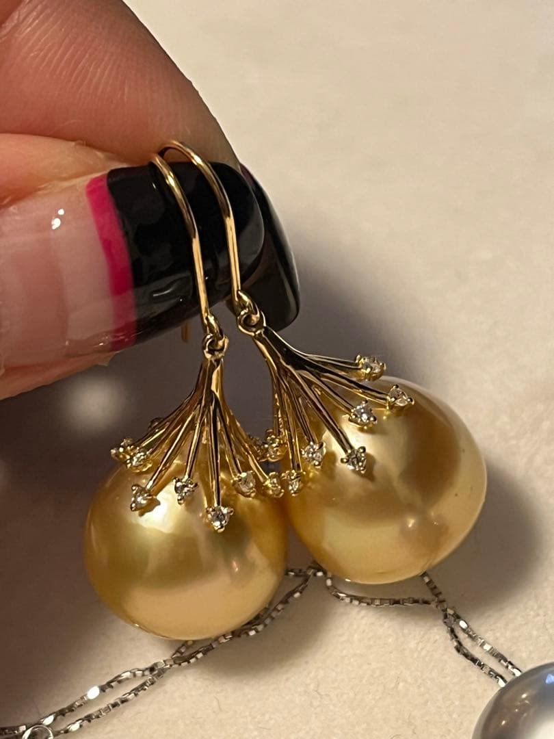 美品！白蝶ゴールデンパールピアスダイヤモンドk18真珠科学研究所ムーンレインボー