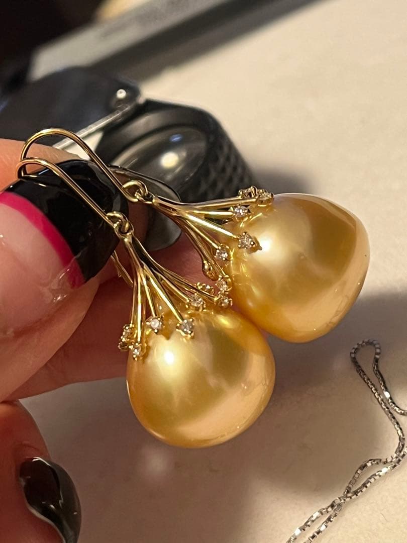 美品！白蝶ゴールデンパールピアスダイヤモンドk18真珠科学研究所ムーンレインボー