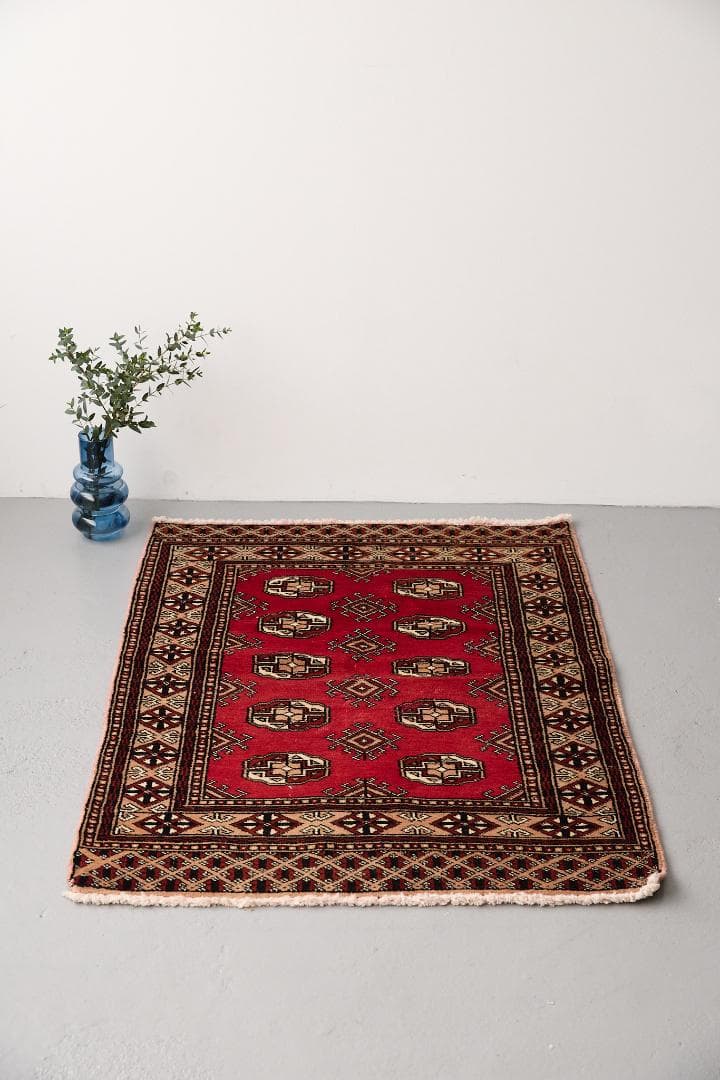 ヴィンテージラグ　トライバルラグ　ラホール産（108×78cm）赤　茶　黒