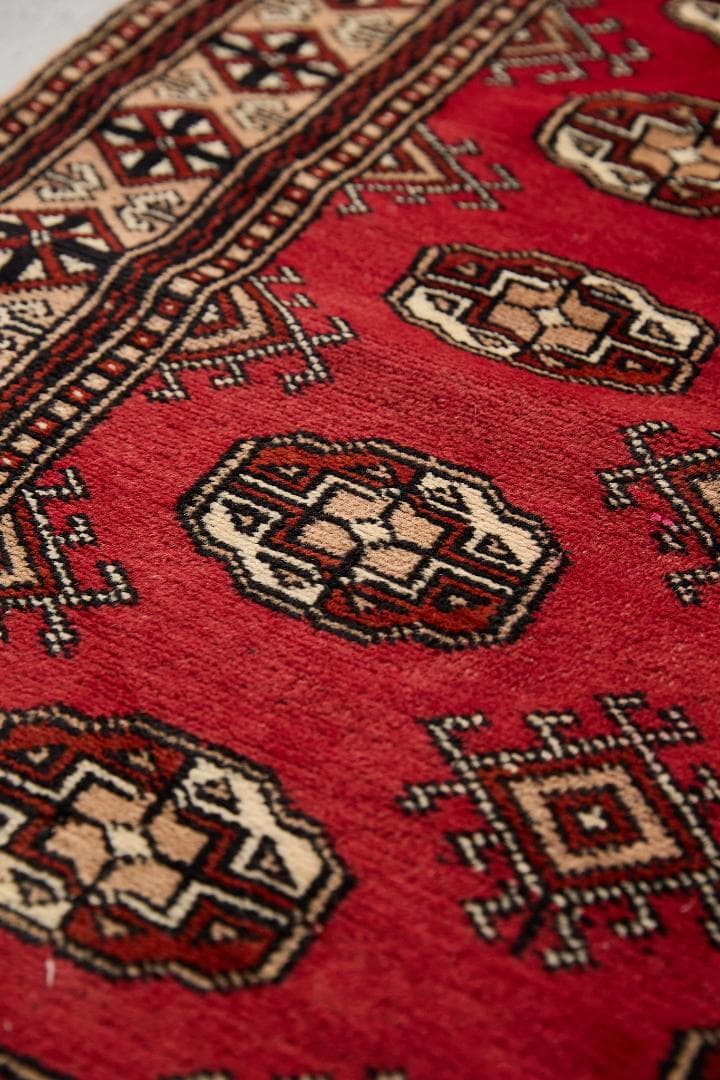 ヴィンテージラグ　トライバルラグ　ラホール産（108×78cm）赤　茶　黒