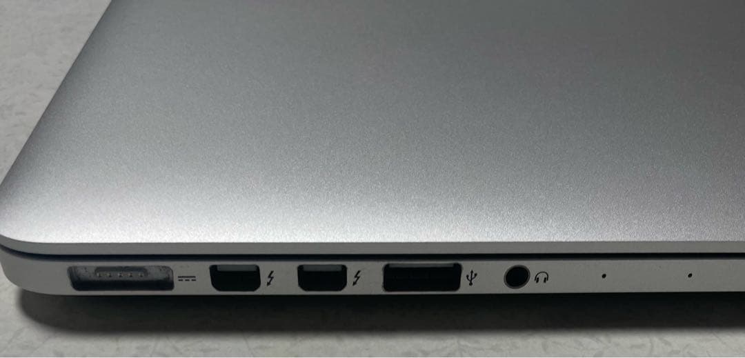 MacBook Pro 13インチ Retina 2015(バッテリー交換済み)